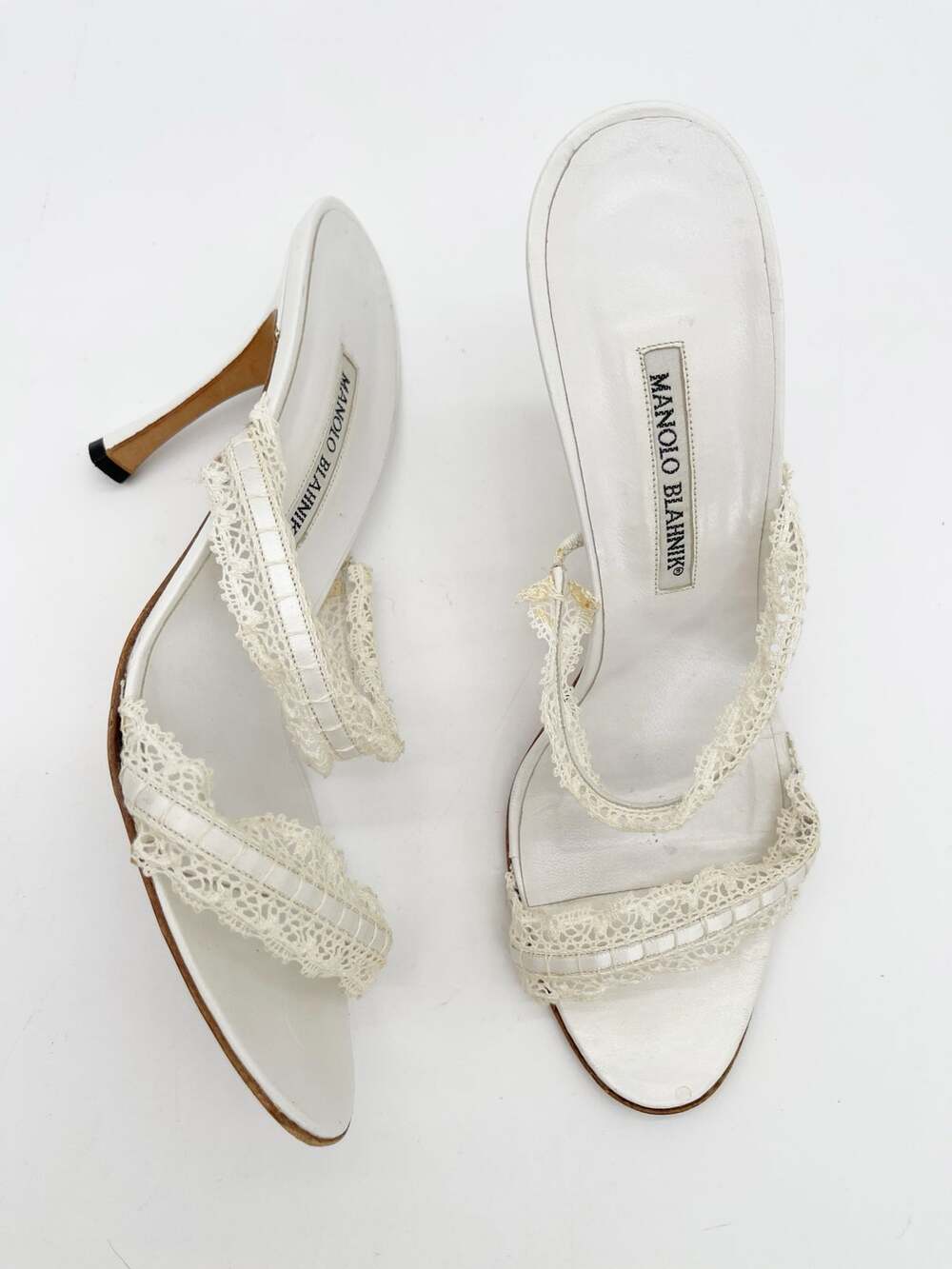 Manolo Blahnik Vintage White Lace Trim Open Toe Mule Heels Sandals IT 40.5